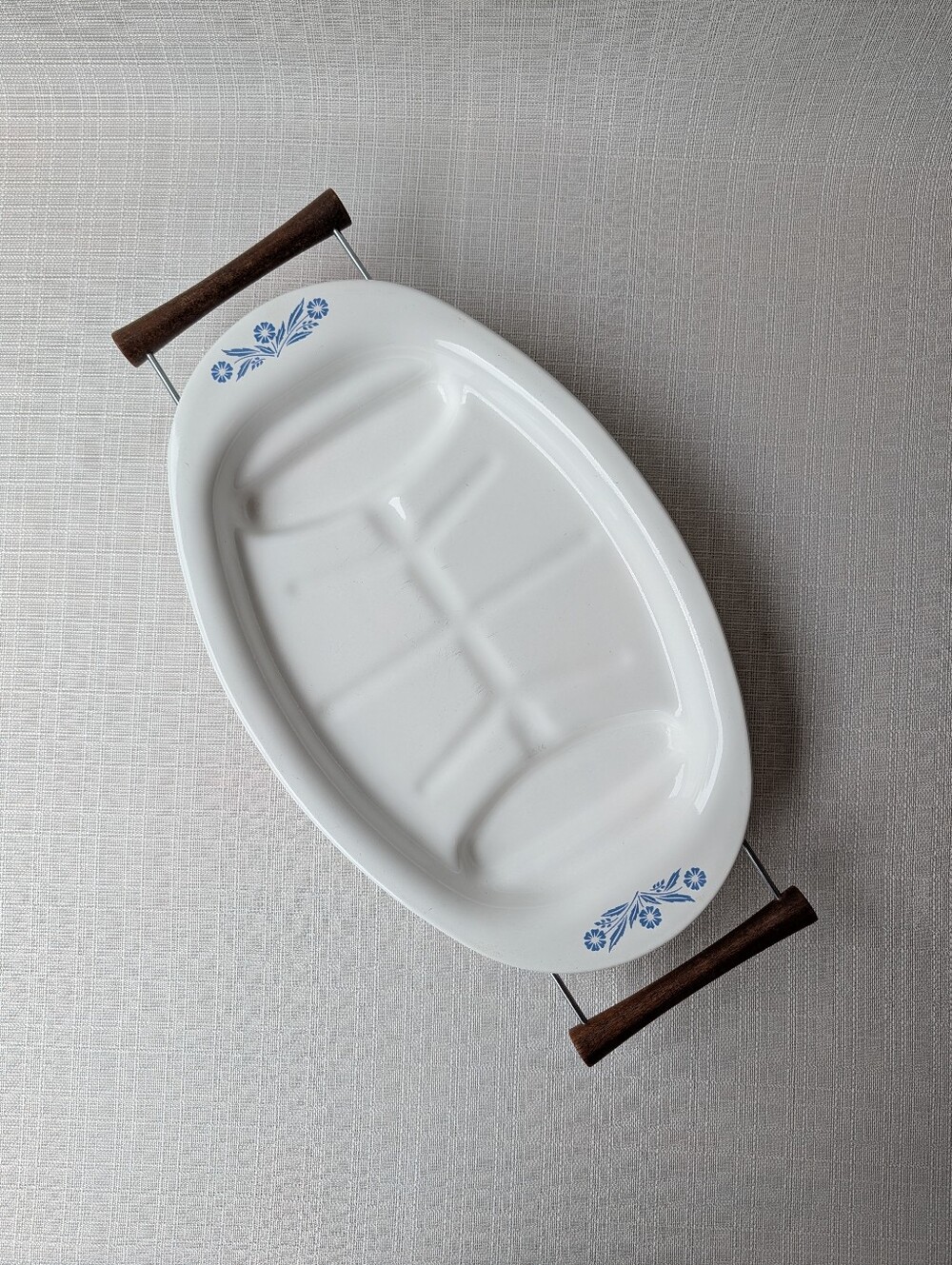 Oval CorningWare Platter w/ MCM Metal & Wood Serving Base | P‑19 Blue Cornflower